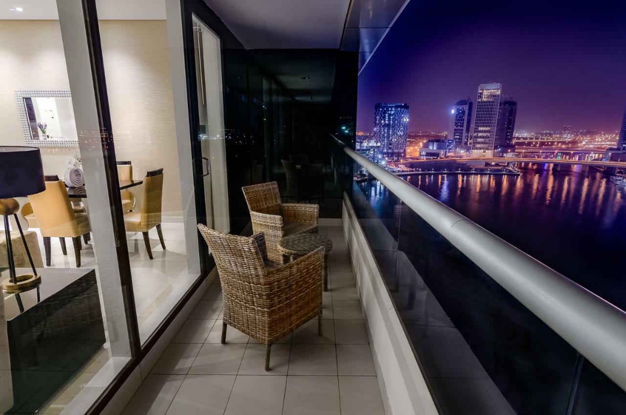 Waterfront Downtown- Damac Maison Canal View Дубай Екстериор снимка