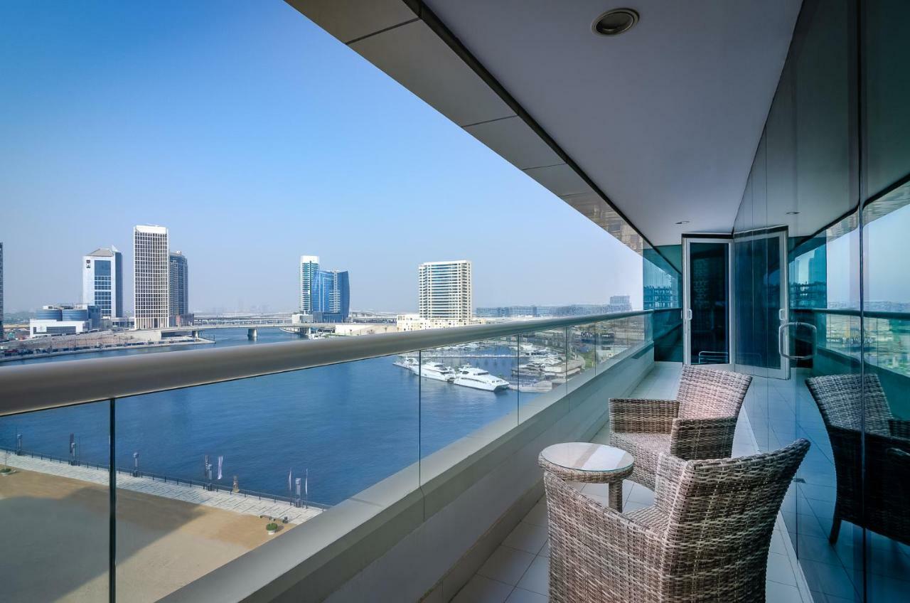 Waterfront Downtown- Damac Maison Canal View Дубай Екстериор снимка